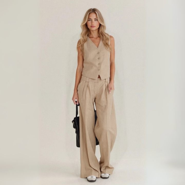 Anita - Casual outfit in handcrafted linen
