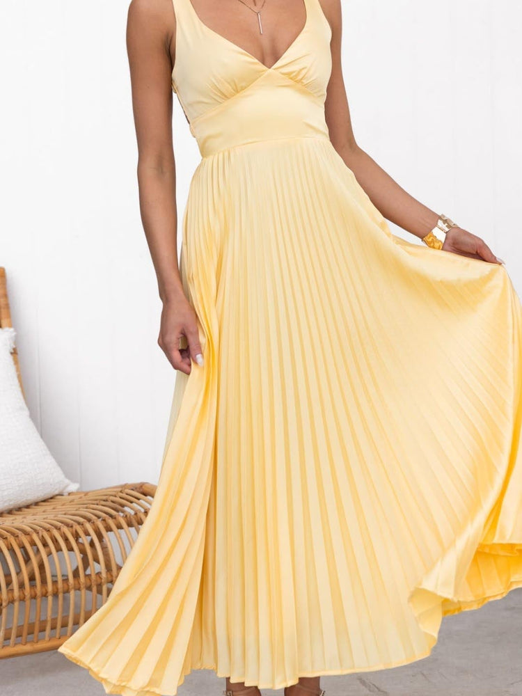 Nayeli - Elegant Pleated V-Neck Maxi Dress