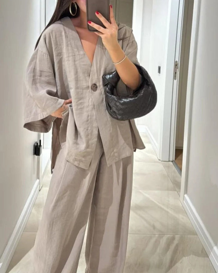 Céline | Coordinated Set with V-Neck