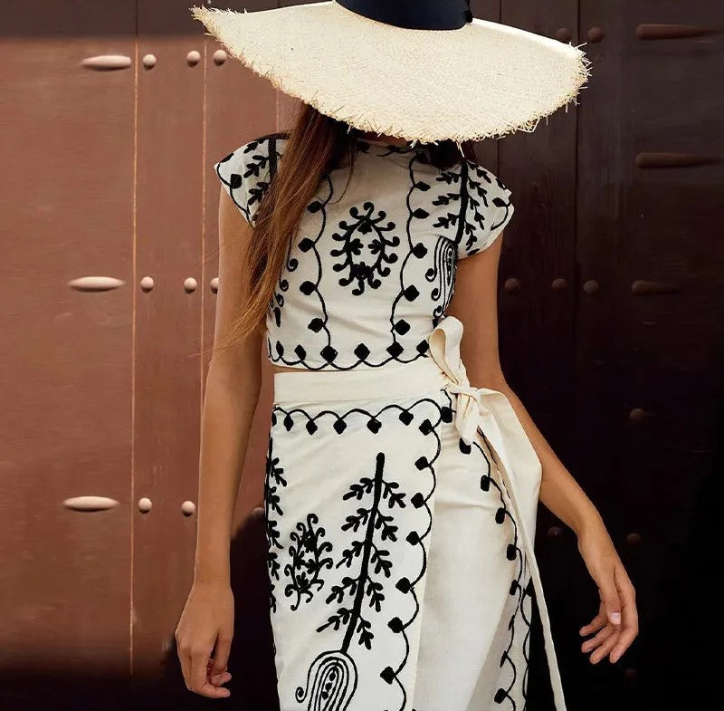 Sara Set – Chic Printed Top and Skirt