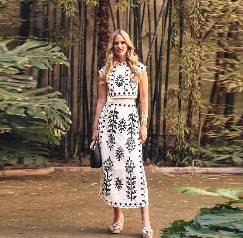 Sara Set – Chic Printed Top and Skirt
