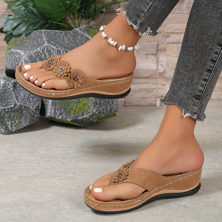 ALIA  - Comfortable Sandals