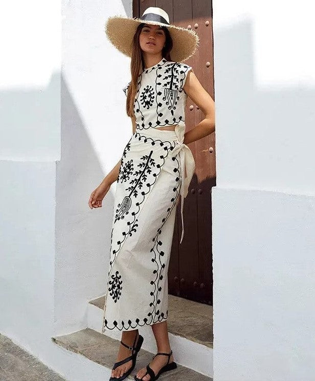 Sara Set – Chic Printed Top and Skirt