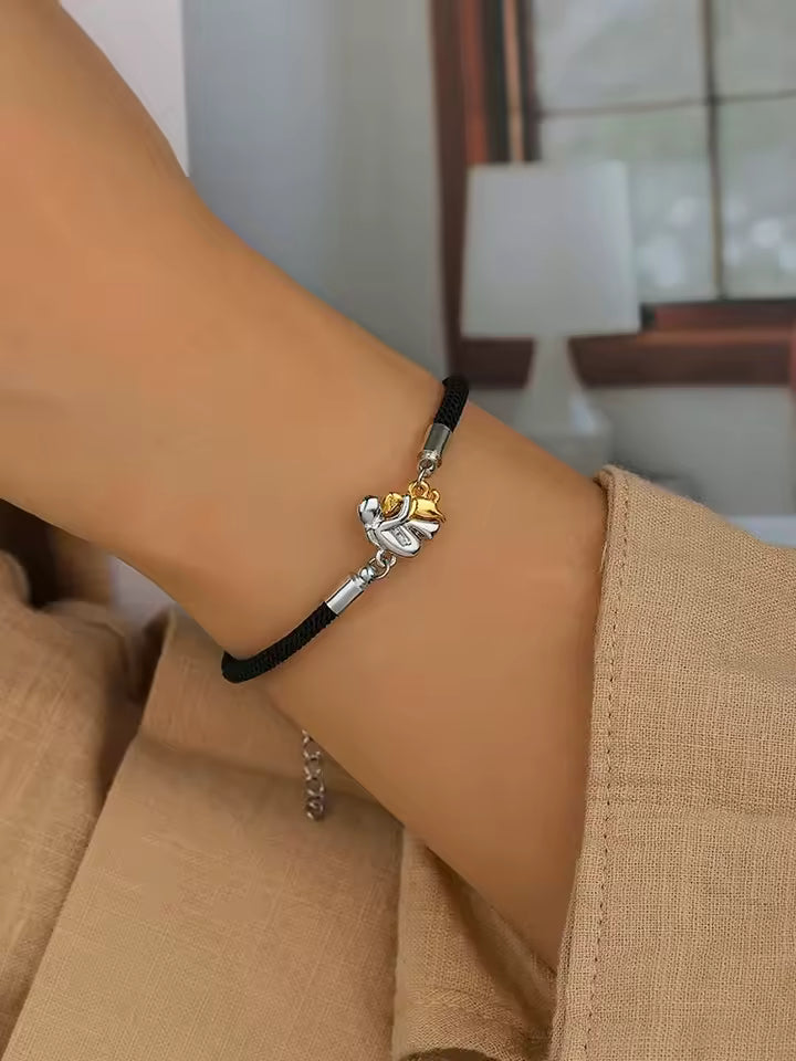 Amanda & Oliver | Dog Embrace Bracelet