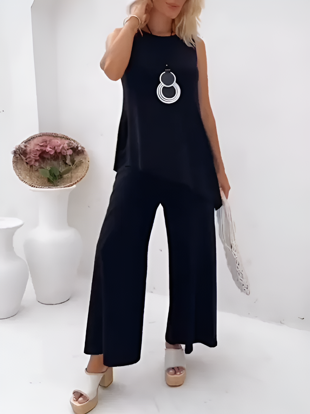 Lorena | Elegant Sleeveless Set