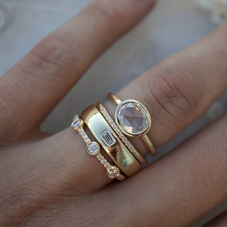 Vintage Zirconia Gold Ring